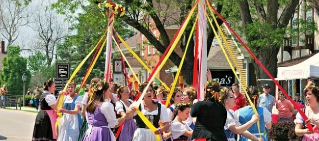 Maypole dancers in period dress at Maifest