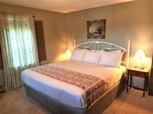Room 8 with king size bed